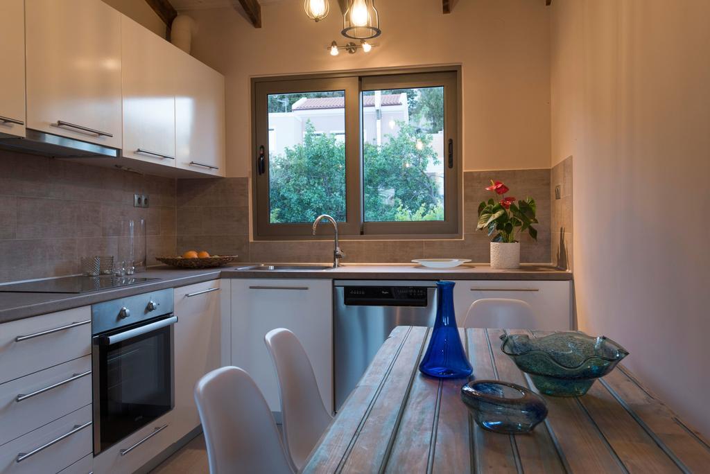 Rea'S Sea House Villa Kato Galatas Exterior photo